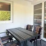Charmante Mit Terrasse - Nur 50m Zum Mit Eigenem Parkplatz Und Fahrradunterstellmoeglichkeit Sierksdorf
