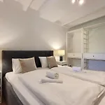 Charmante Mit Terrasse - Nur 50m Zum Mit Eigenem Parkplatz Und Fahrradunterstellmoeglichkeit Apartmán