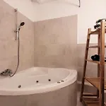 Charmante Mit Terrasse - Nur 50m Zum Mit Eigenem Parkplatz Und Fahrradunterstellmoeglichkeit Apartmán *