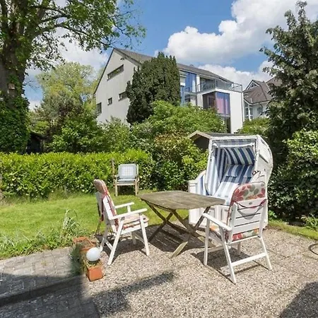 Strandnahe Mit Terrasse Und Parkplatz * Sierksdorf