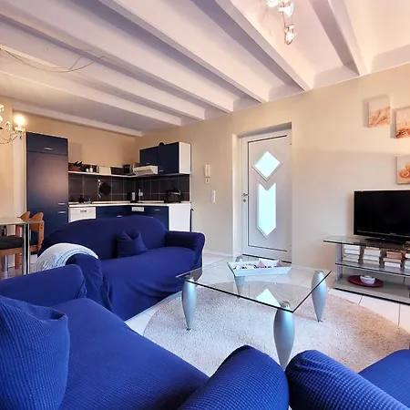 Strandnahe Mit Terrasse Und Parkplatz * Sierksdorf