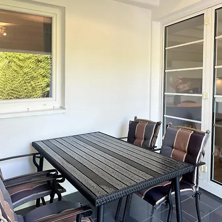 Charmante Mit Terrasse - Nur 50m Zum Mit Eigenem Parkplatz Und Fahrradunterstellmoeglichkeit Sierksdorf