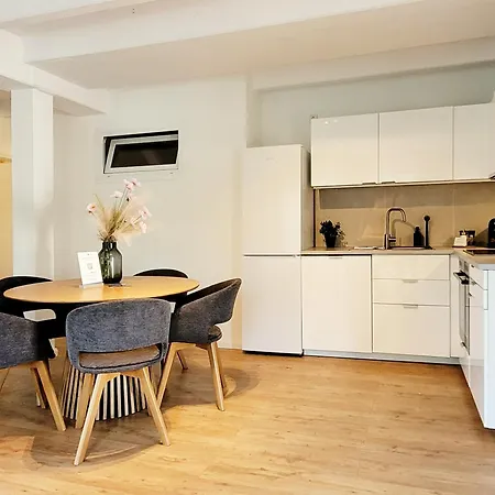 Charmante Mit Terrasse - Nur 50m Zum Mit Eigenem Parkplatz Und Fahrradunterstellmoeglichkeit Apartmán *