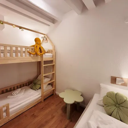 Charmante Mit Terrasse - Nur 50m Zum Mit Eigenem Parkplatz Und Fahrradunterstellmoeglichkeit Apartmán *